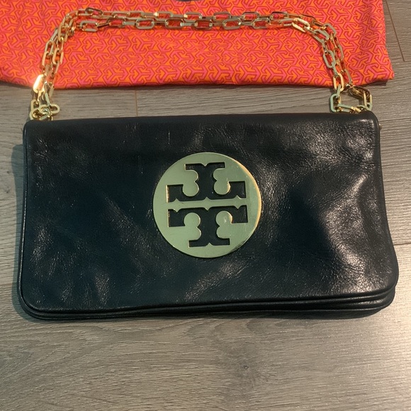Tory Burch clutch with attachable shoulder strap - Picture 2 of 15